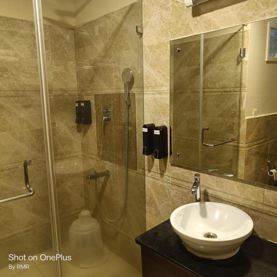Astra Hotels & Suites Whitefield Near To Nallurahalli Metro Station And Ktpo Бангалор Екстериор снимка