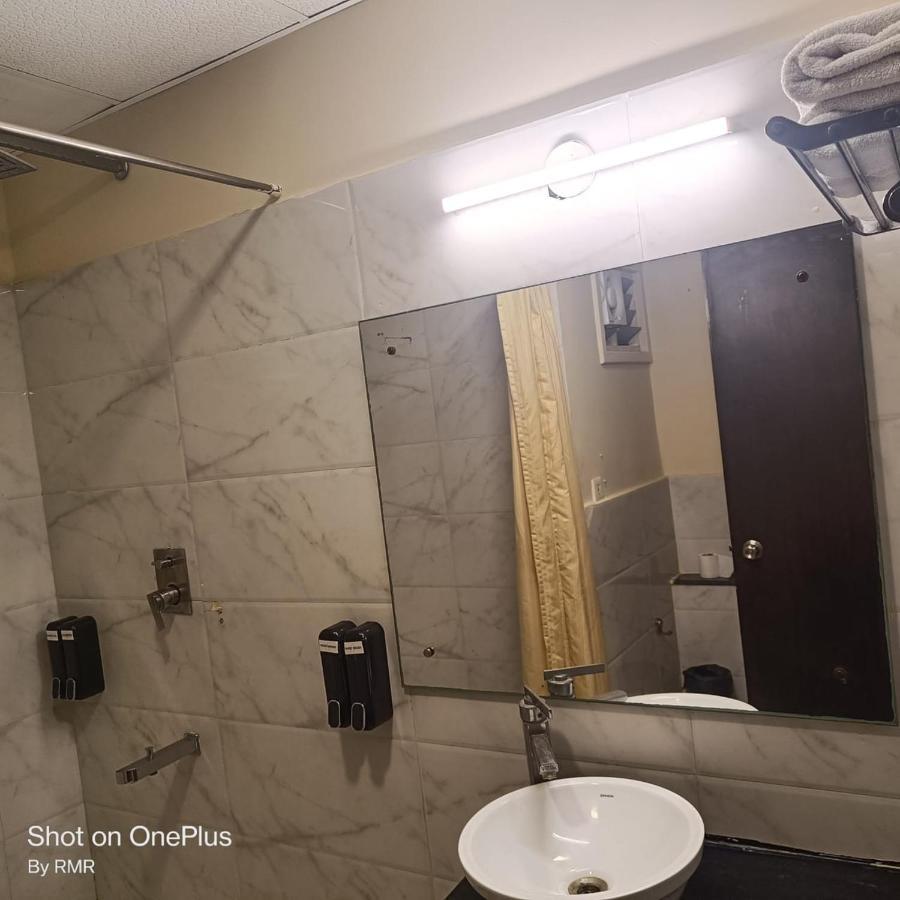 Astra Hotels & Suites Whitefield Near To Nallurahalli Metro Station And Ktpo Бангалор Екстериор снимка