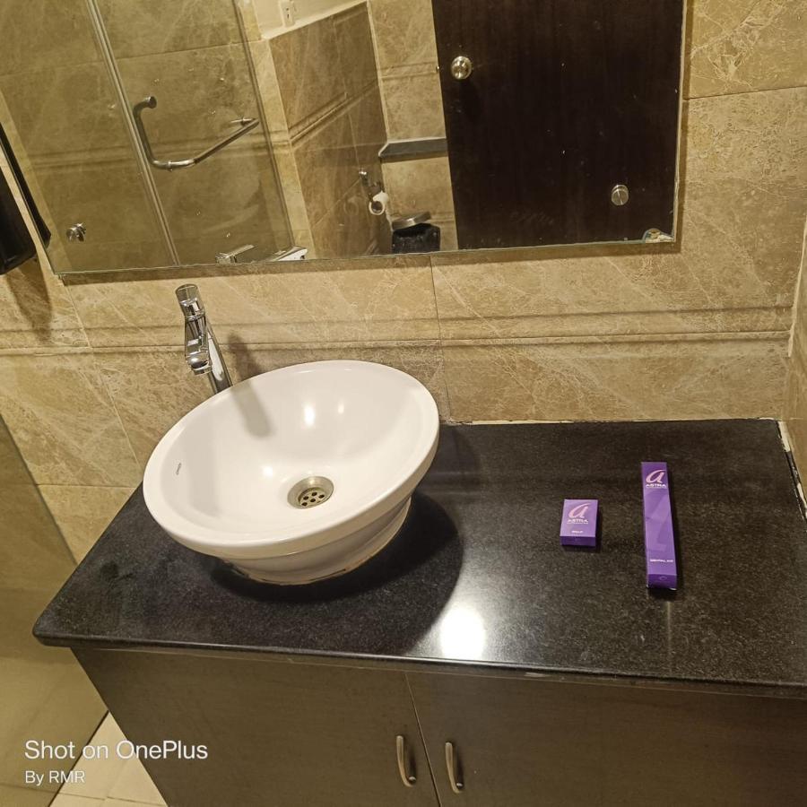 Astra Hotels & Suites Whitefield Near To Nallurahalli Metro Station And Ktpo Бангалор Екстериор снимка