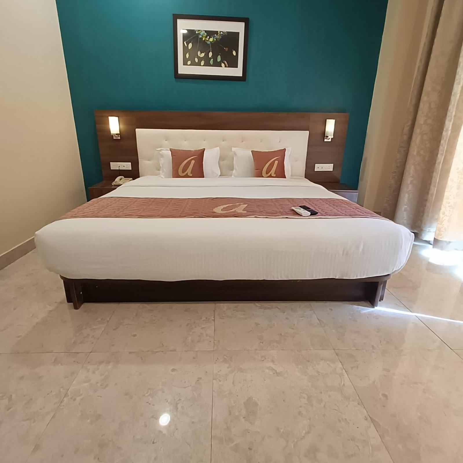 Astra Hotels & Suites Whitefield Near To Nallurahalli Metro Station And Ktpo Бангалор Екстериор снимка