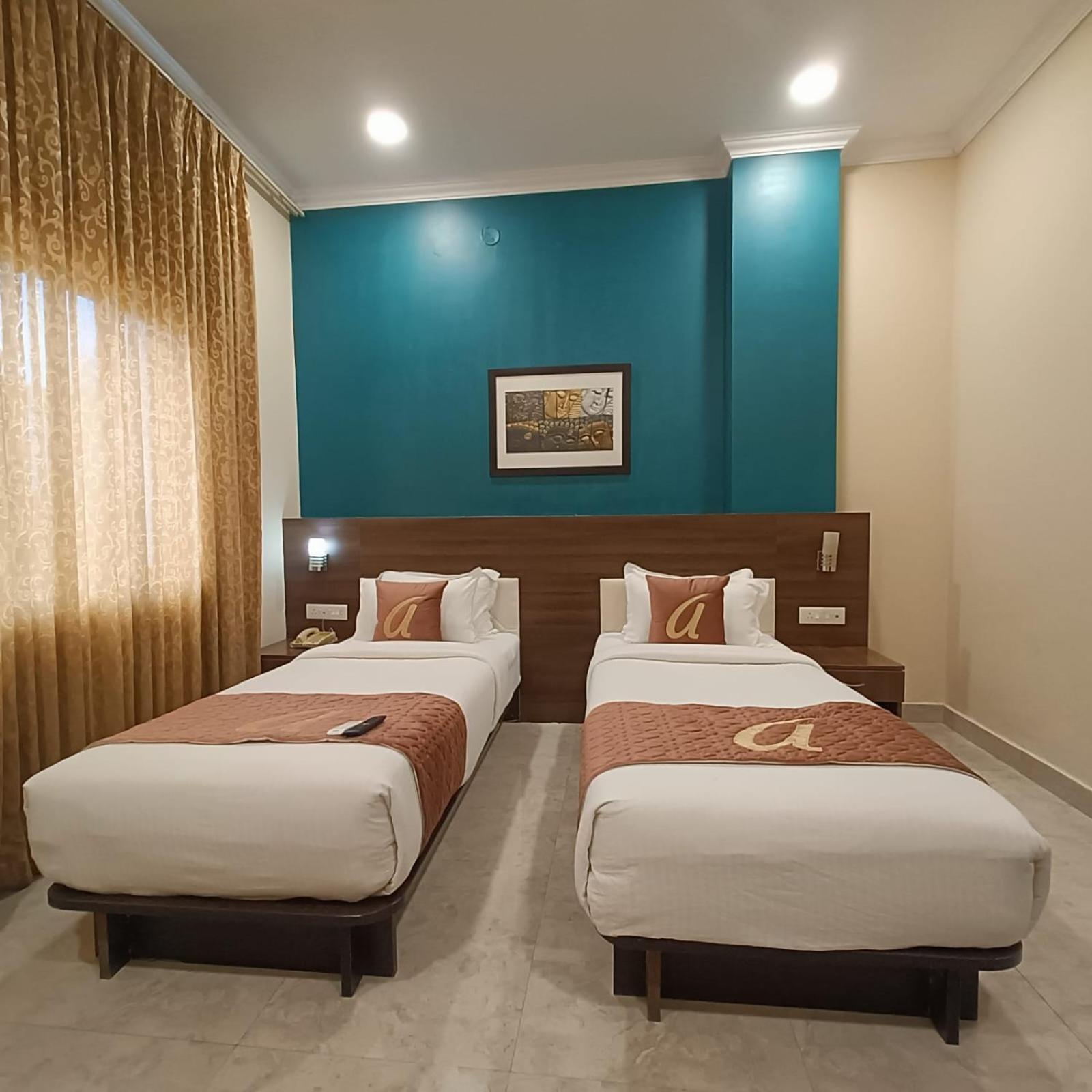 Astra Hotels & Suites Whitefield Near To Nallurahalli Metro Station And Ktpo Бангалор Екстериор снимка