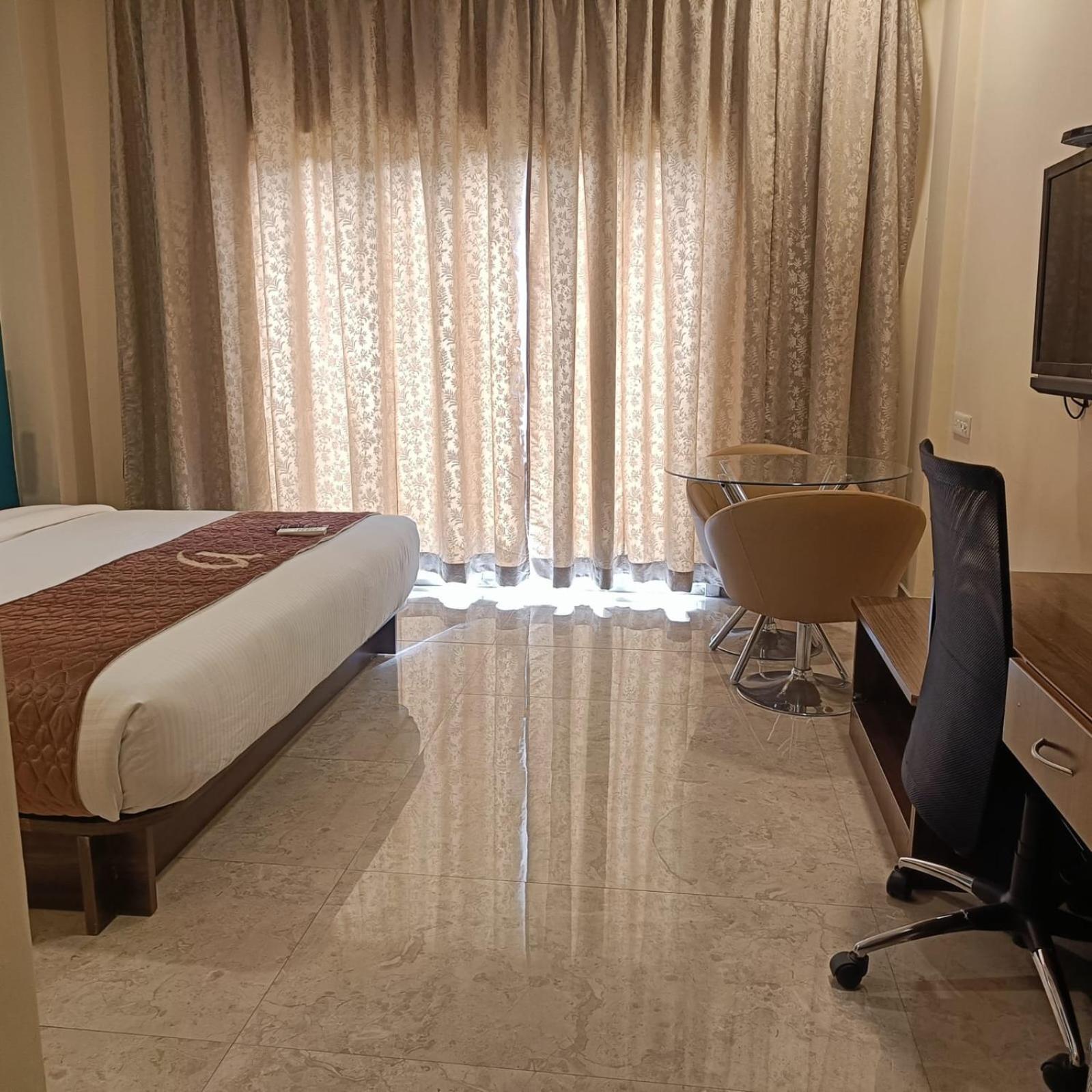 Astra Hotels & Suites Whitefield Near To Nallurahalli Metro Station And Ktpo Бангалор Екстериор снимка
